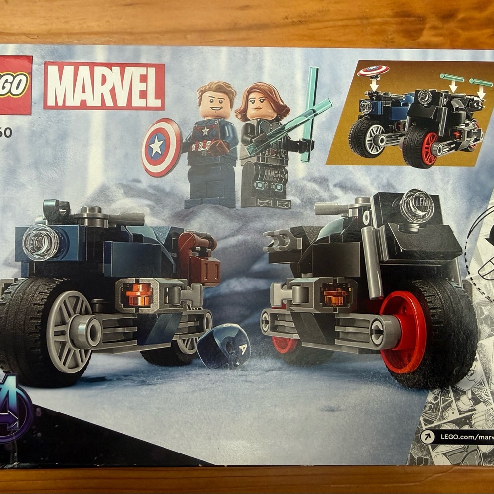 Marvel Building Set - Black and Red Motorcycles - Picture 5 of 7